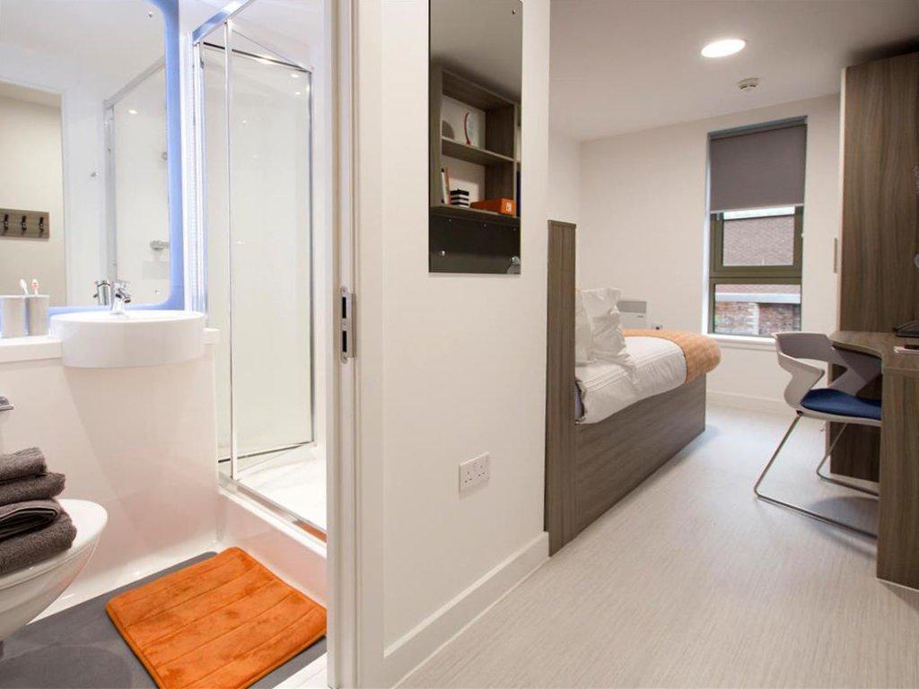 Room Kennedy Street in Glasgow