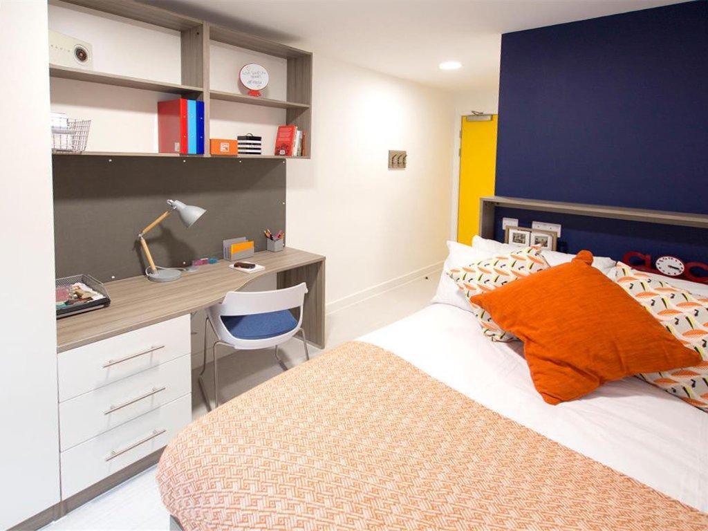 Room Kennedy Street in Glasgow
