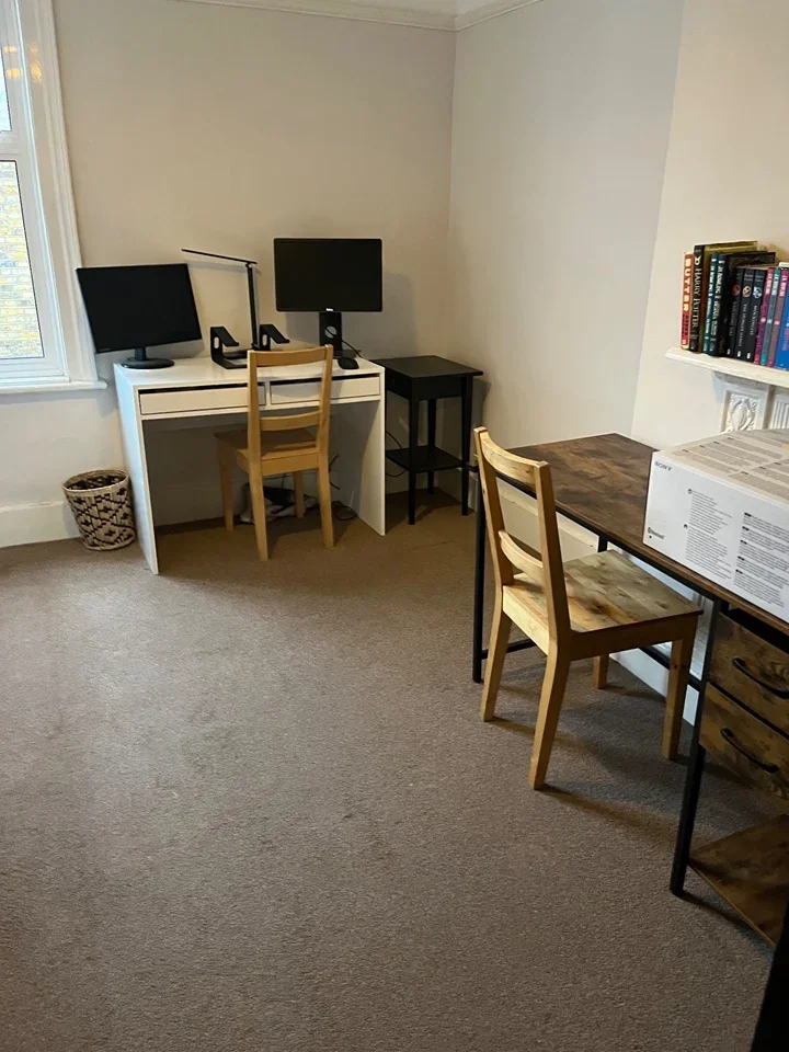 Flat Salusbury Road in Greater London