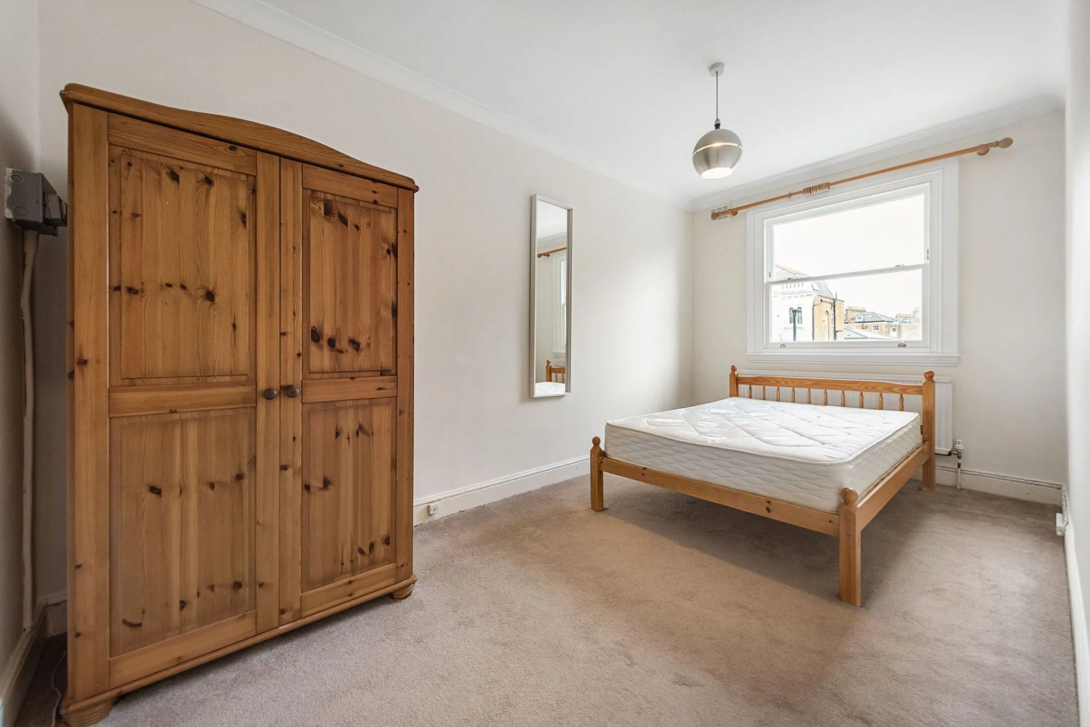 Flat Briarwood Road in Greater London