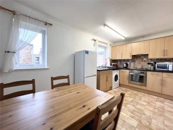 Flat Dores Court in Stratton St. Margaret