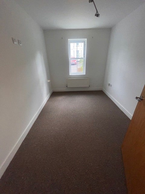 Flat Hengist Road in Bournemouth