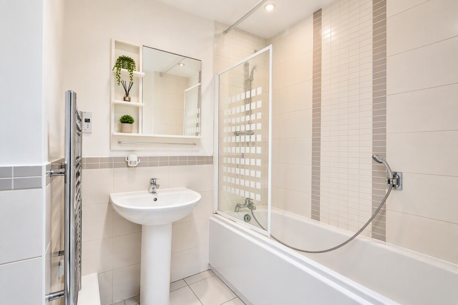 Flat Lanadron Close in Greater London