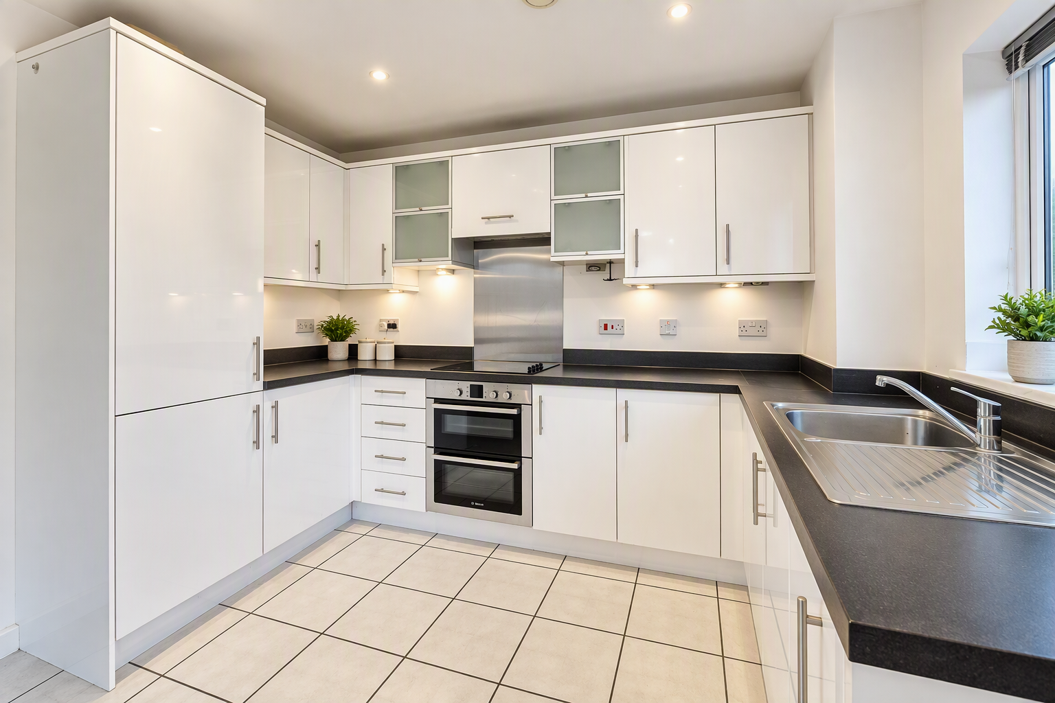 Flat Lanadron Close in Greater London
