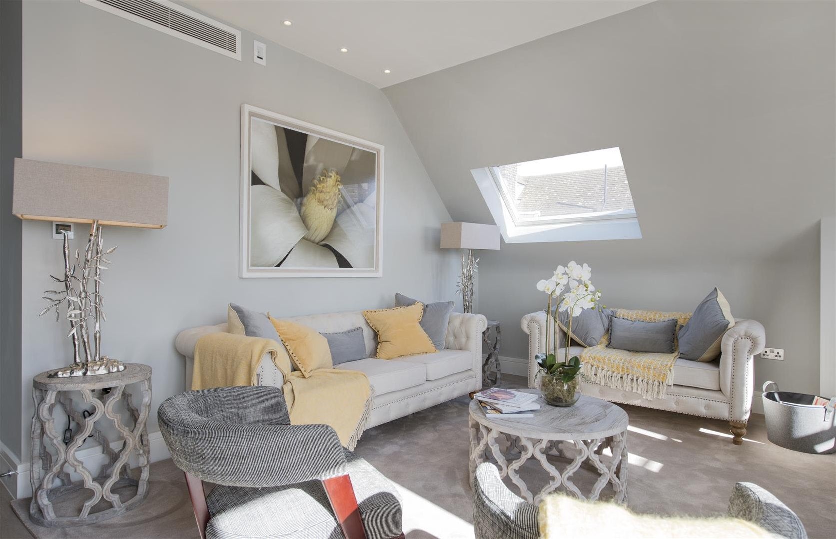Flat Lyndhurst Road in Greater London