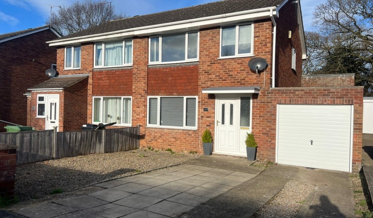 House Windsor Drive in Wigginton