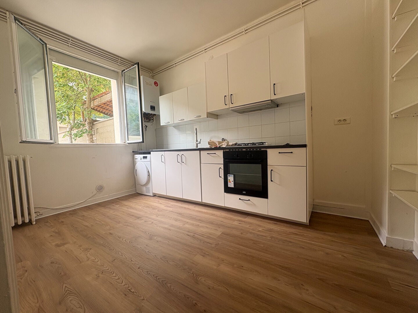 Appartement Allée Jacqueline Auriol à Saint-Cyr-l'École