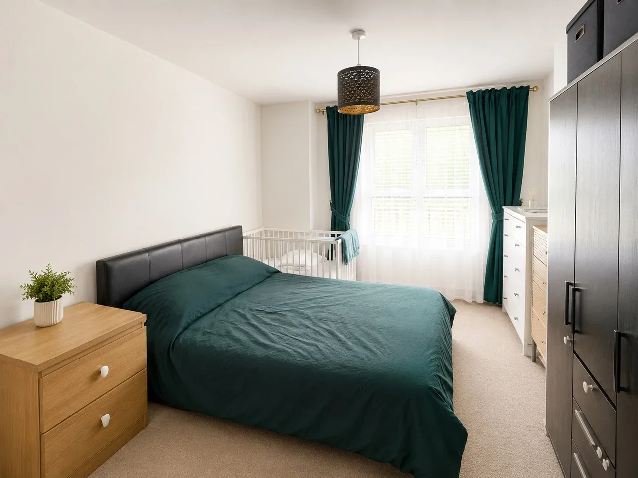 Flat Stephenson Road in Greater London