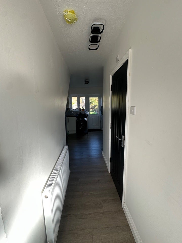 Room Roycraft Avenue in Greater London