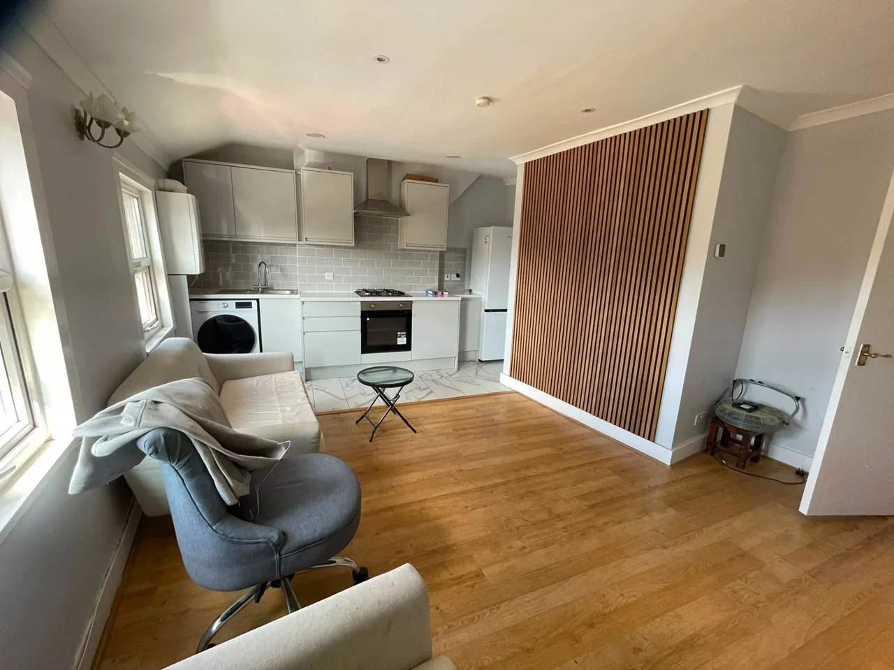 Flat Courthill Road in Greater London