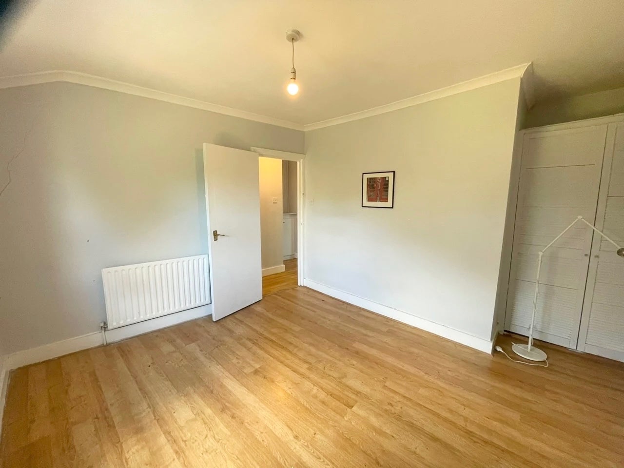 Flat Courthill Road in Greater London