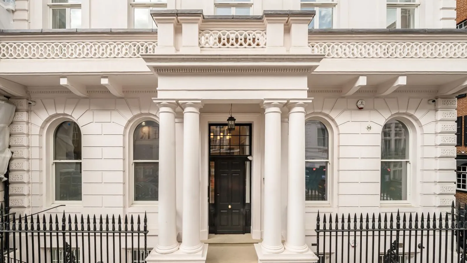 House Charles Street in City of Westminster