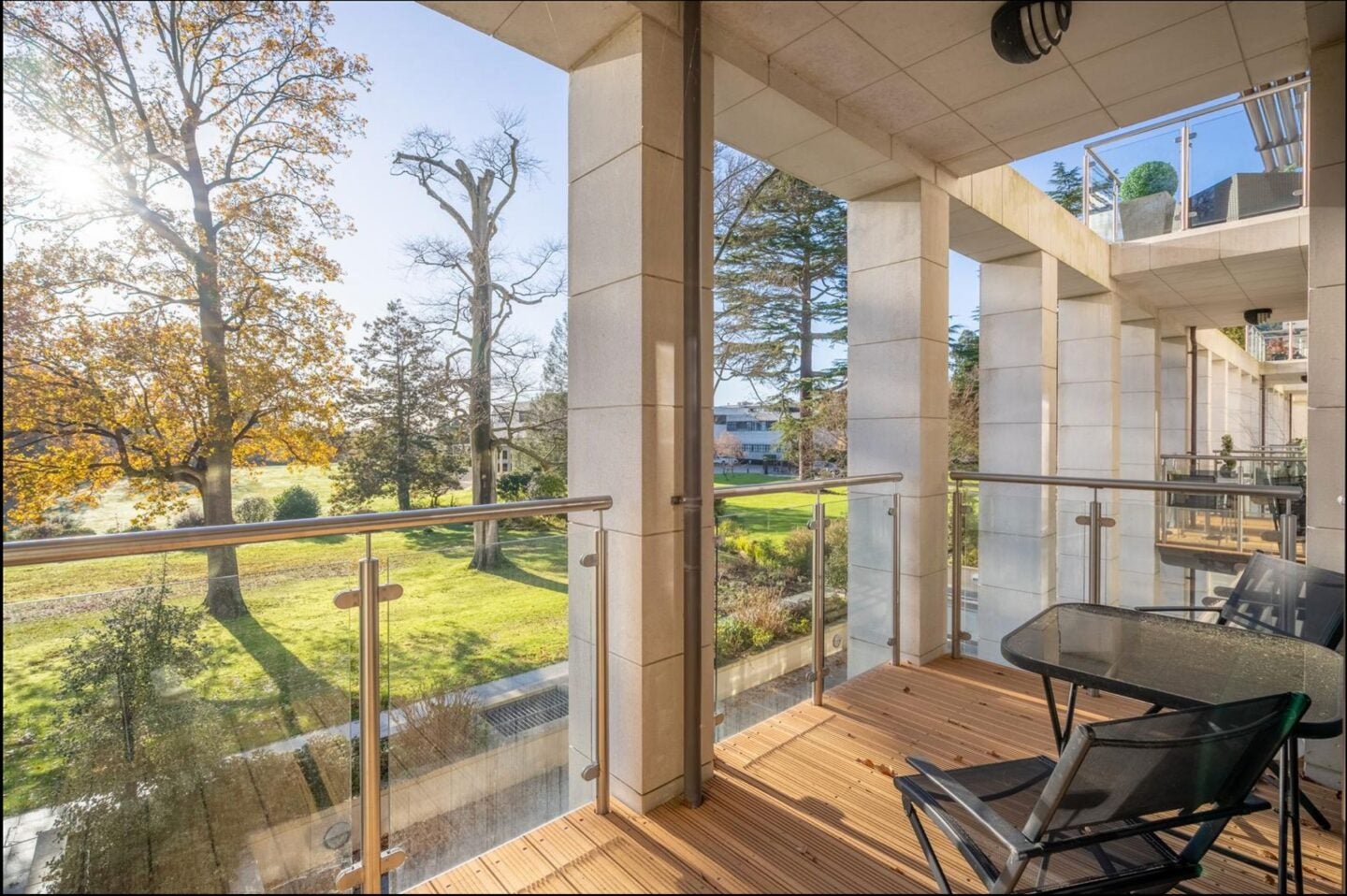 Flat Cavendish Meads in Sunninghill