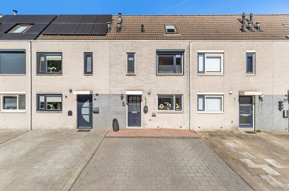 Huis Van Doesburg-erf 74 in Dordrecht