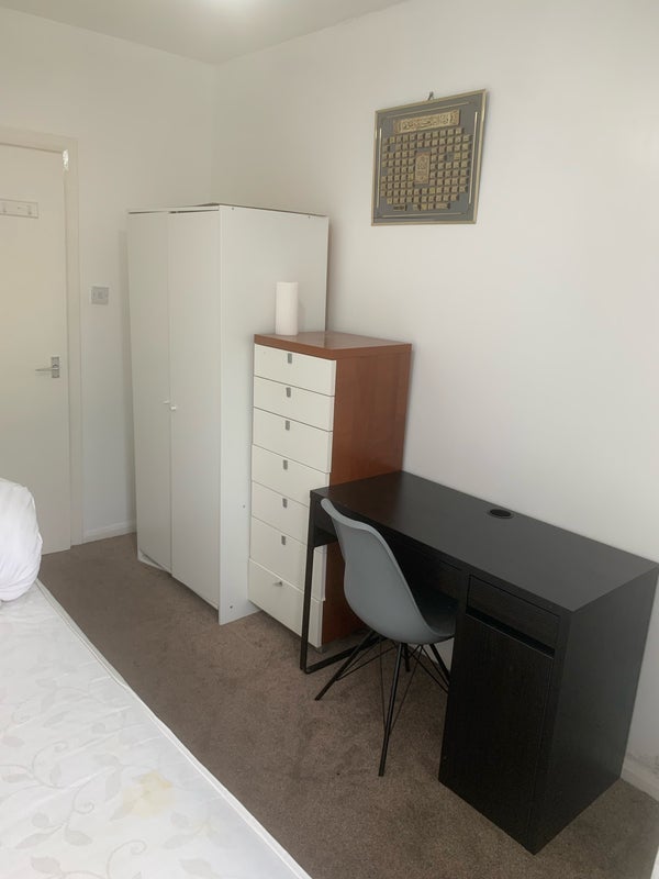 Room Acton Lane in Greater London