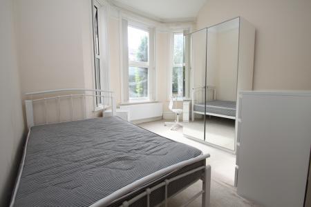 Room Holdenhurst Road in Bournemouth