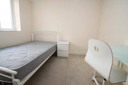 Room Holdenhurst Road in Bournemouth