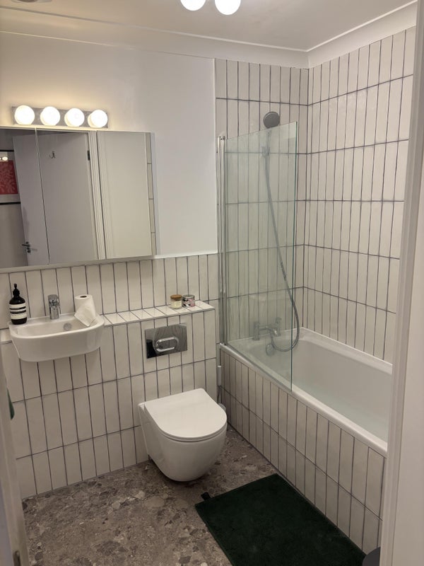 Room Belvedere Place in Greater London