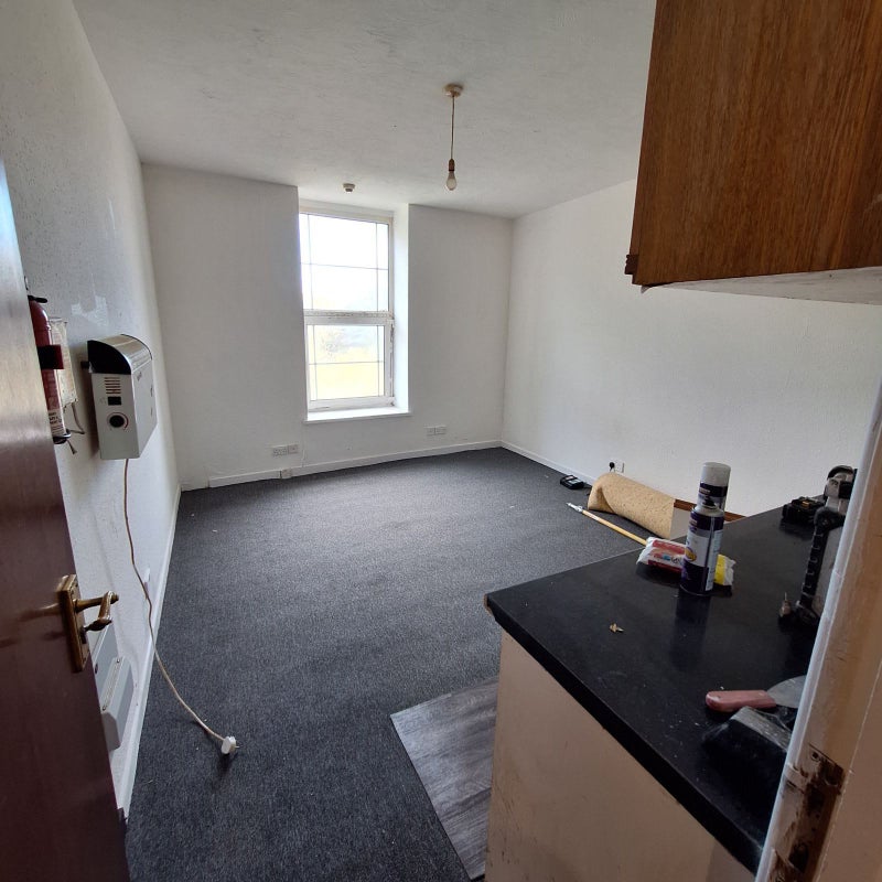 Flat Upper Kewstoke Road in Weston-super-Mare