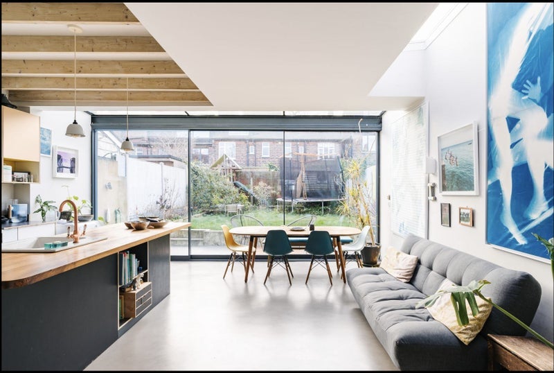 Room Cleveleys Road in Greater London