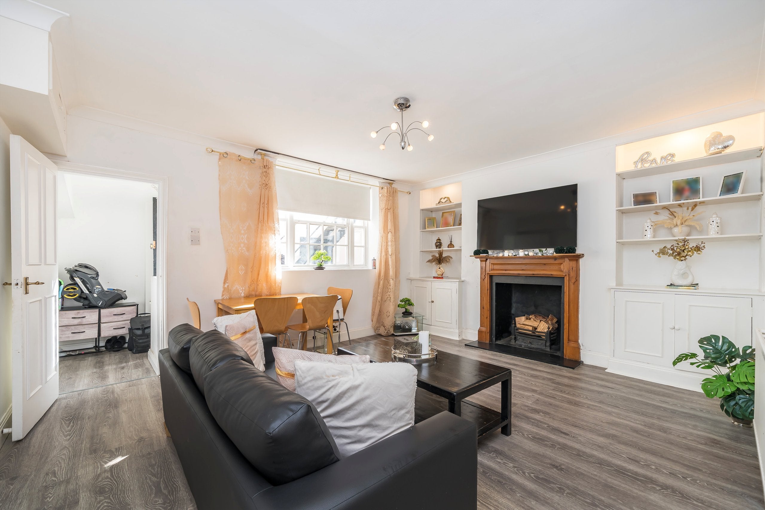 Flat Charlwood Street in City of Westminster