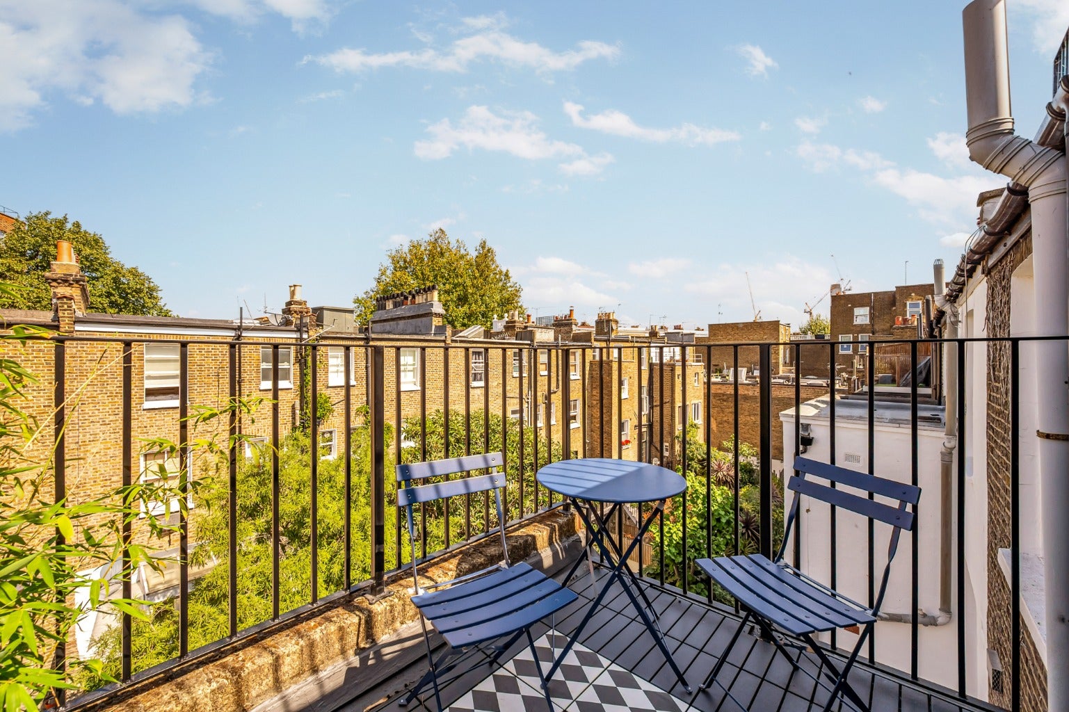 Flat Comeragh Road in Greater London