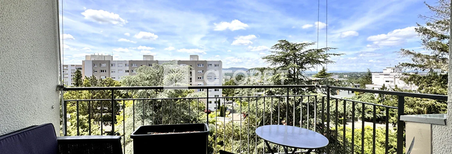 Flat Rue des Aqueducs in Lyon