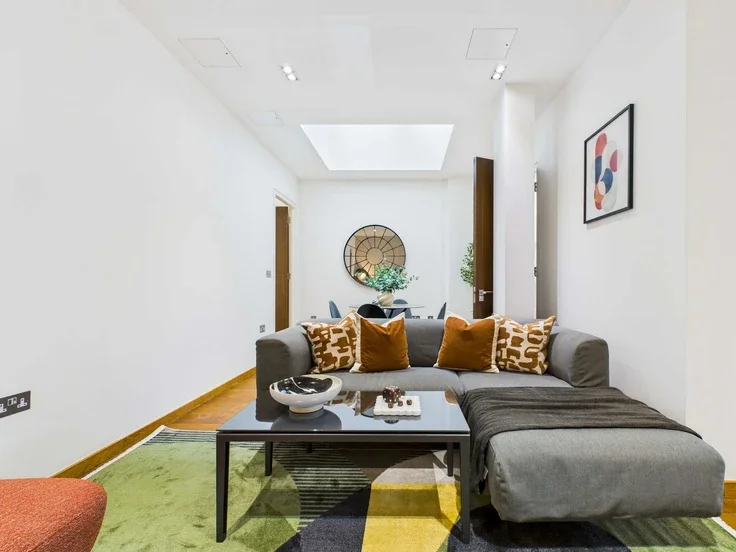 Flat Bayham Street in Greater London