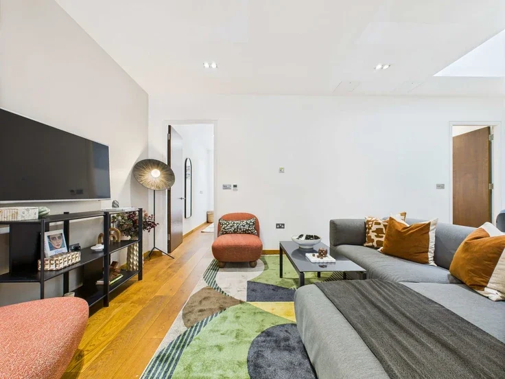 Flat Bayham Street in Greater London