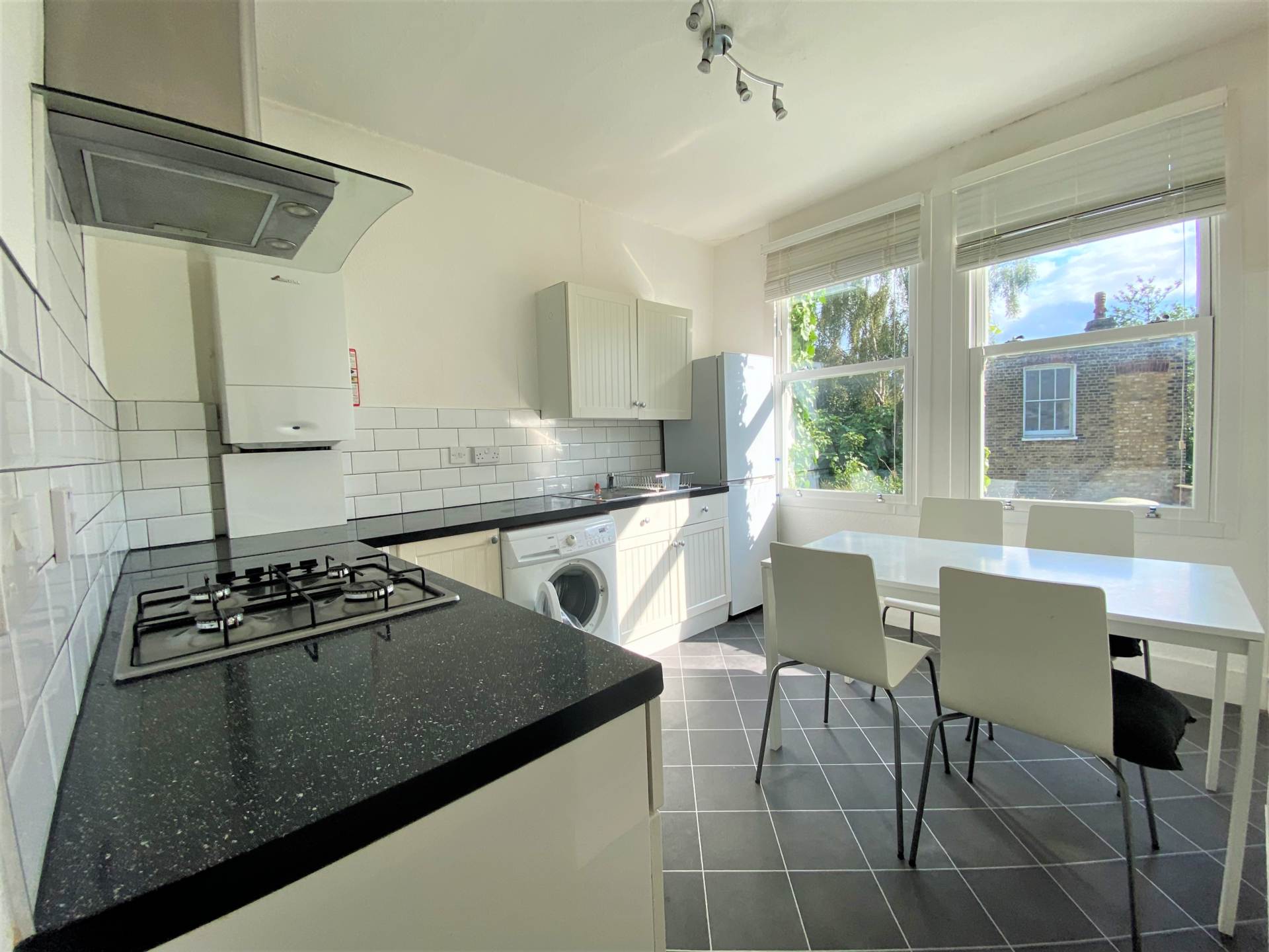 Flat Highlever Road in Greater London