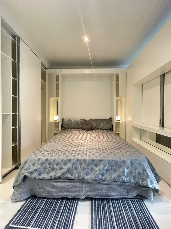 Flat Crossharbour Plaza in Greater London
