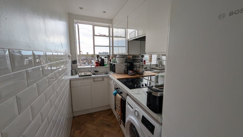 Room Shepherds Bush Road in Greater London