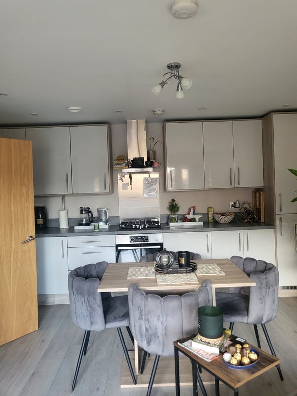 Room Windsor Road in Slough