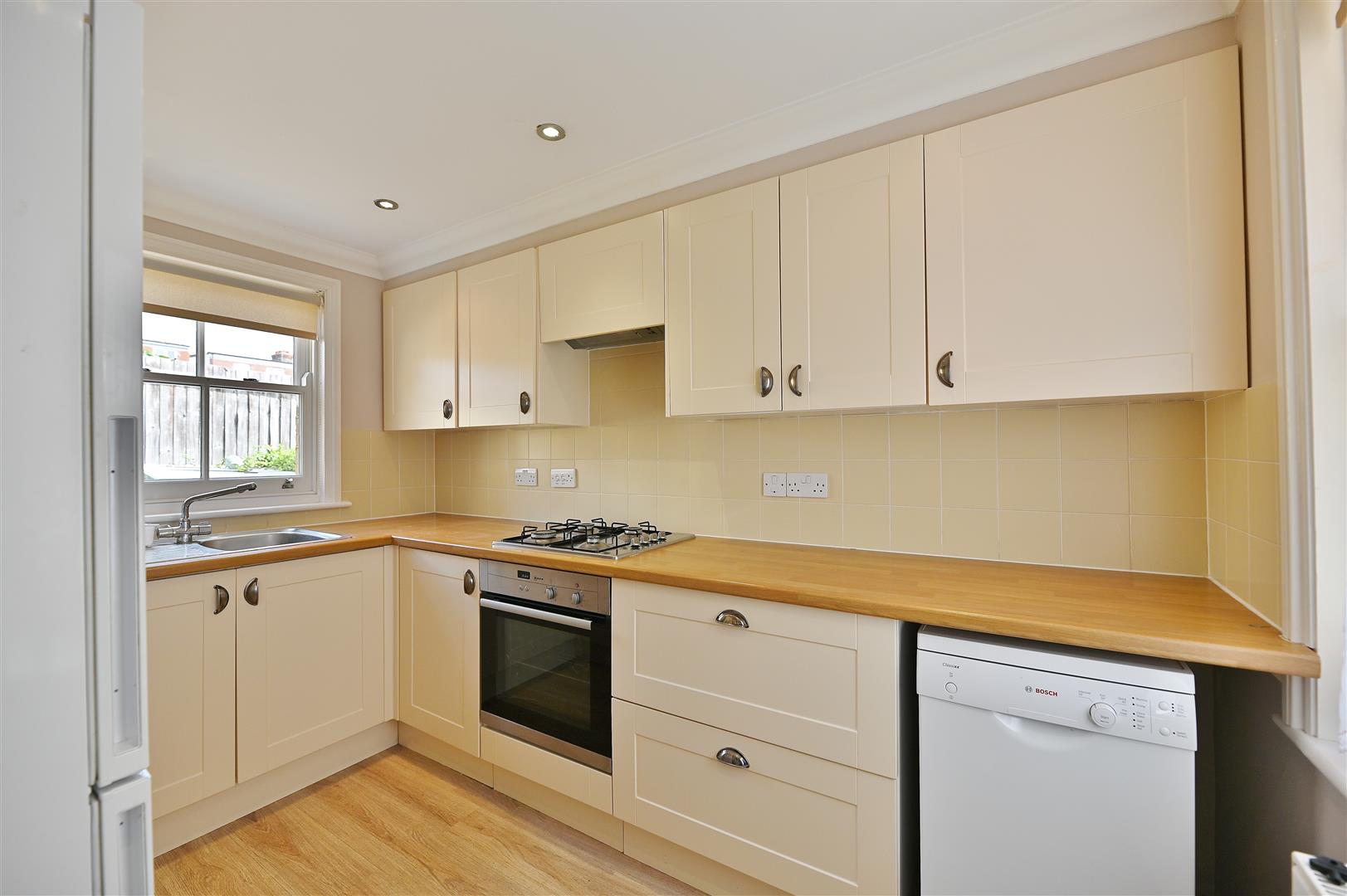 Flat Mossford Green in Greater London