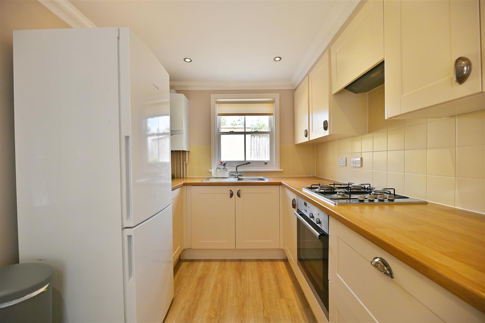 Flat Mossford Green in Greater London