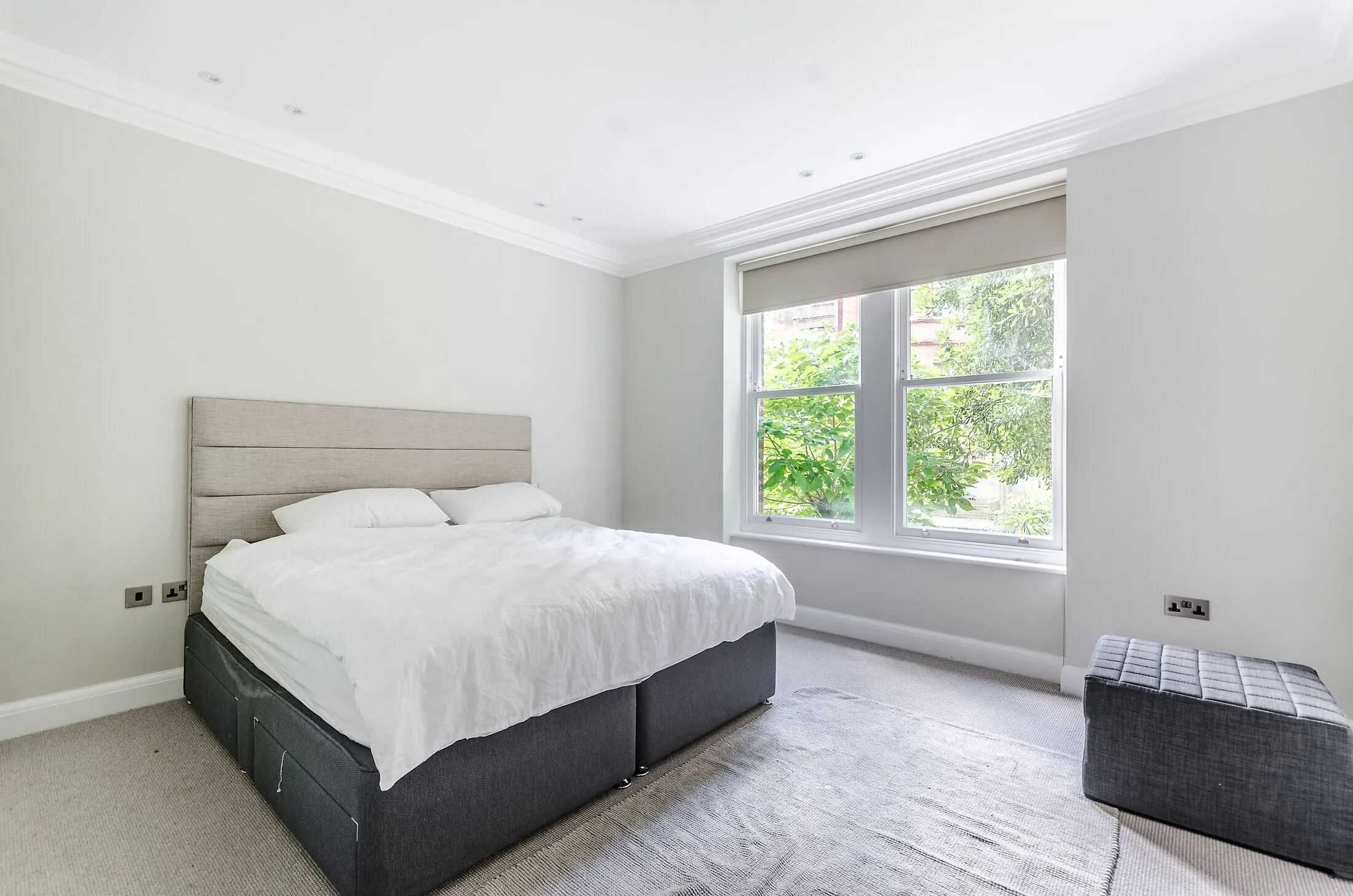 Flat Bina Gardens in Greater London