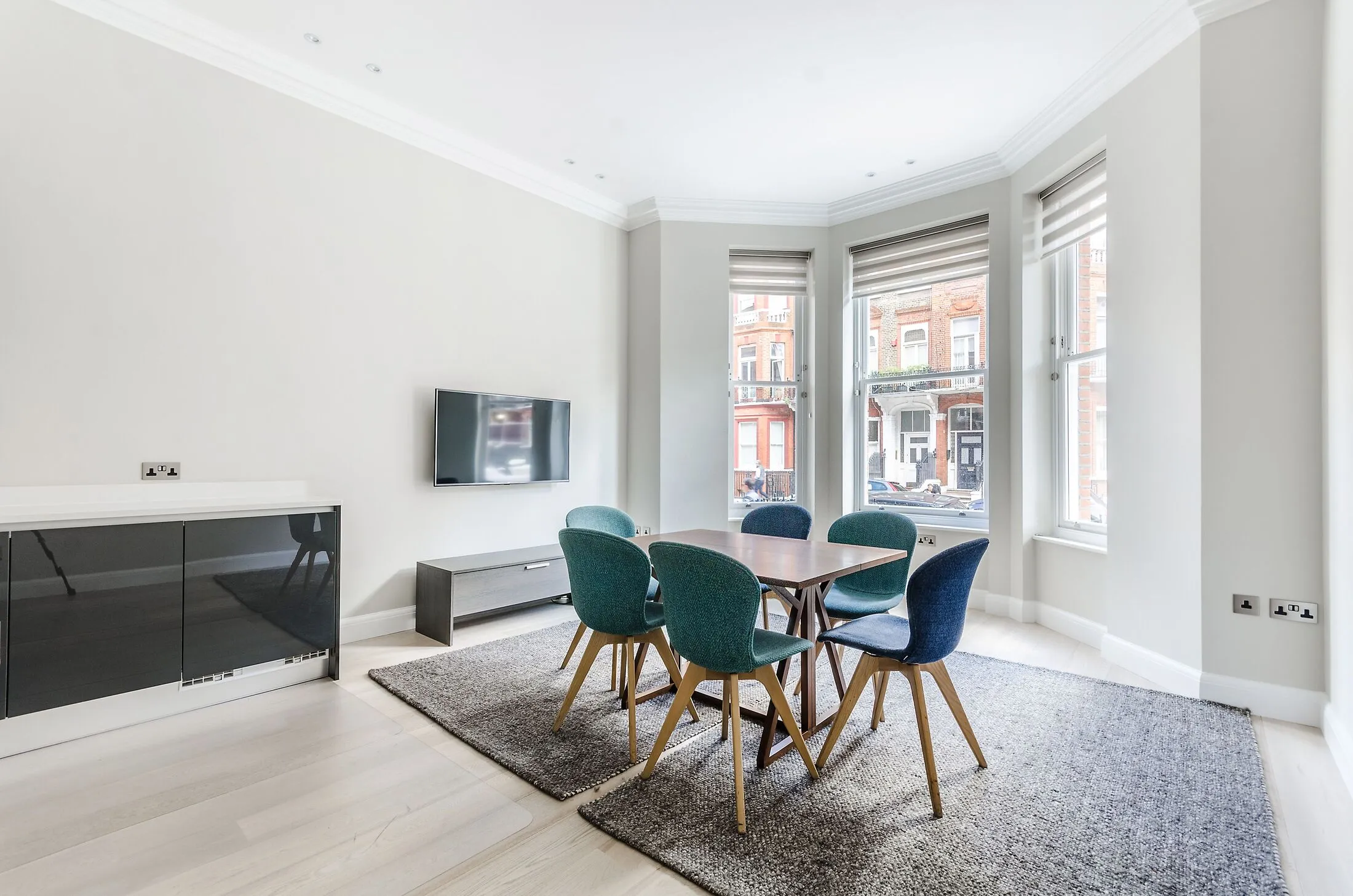 Flat Bina Gardens in Greater London