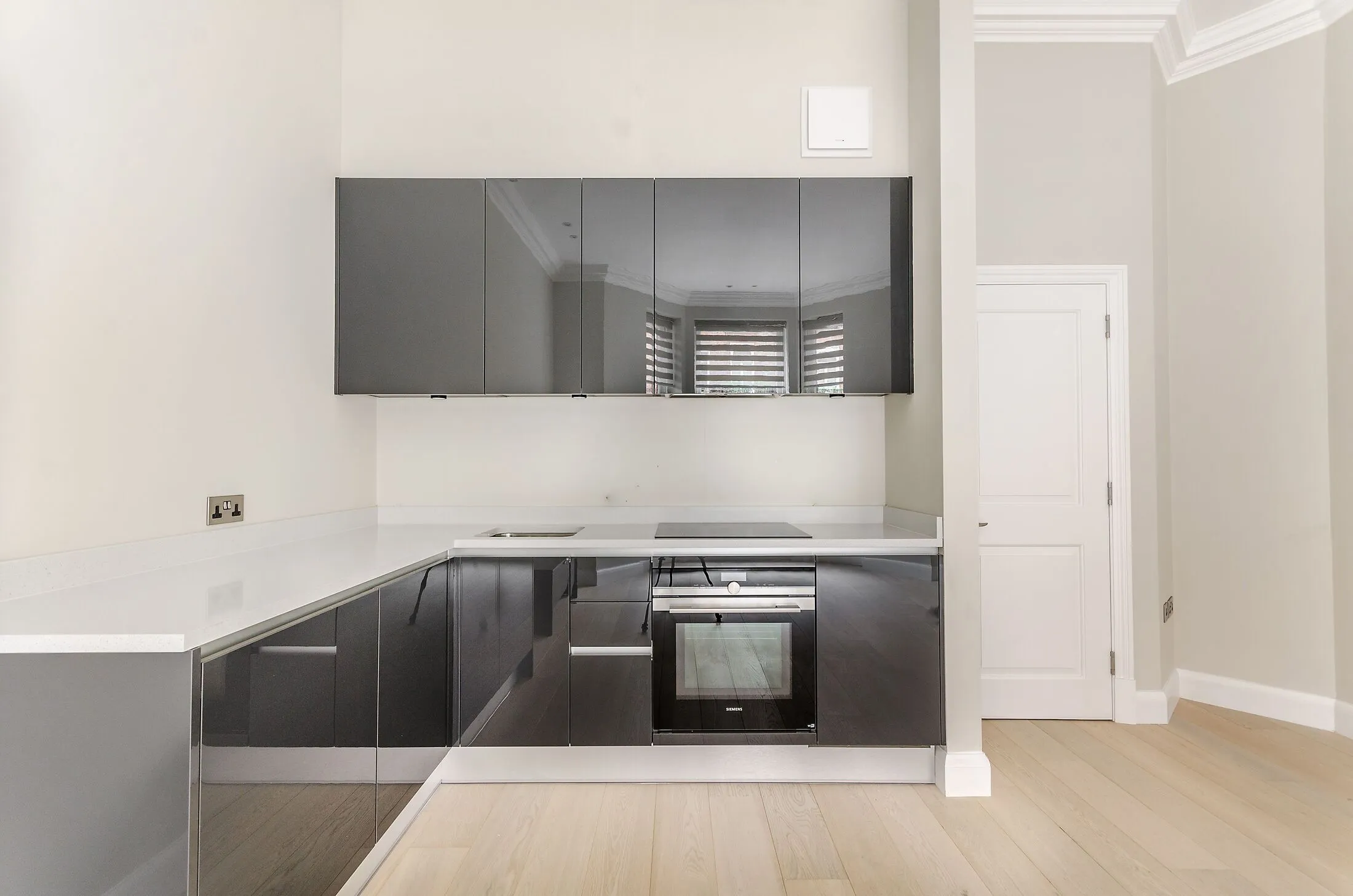 Flat Bina Gardens in Greater London