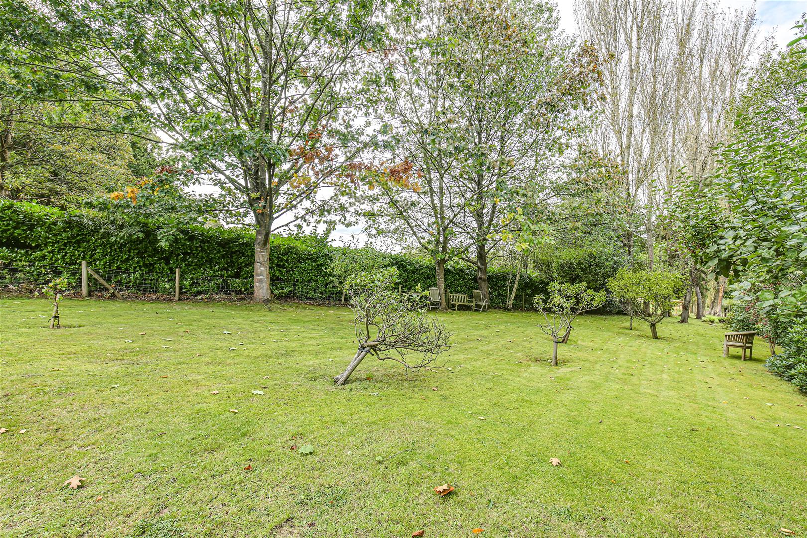 Flat Carne Court in St Dennis