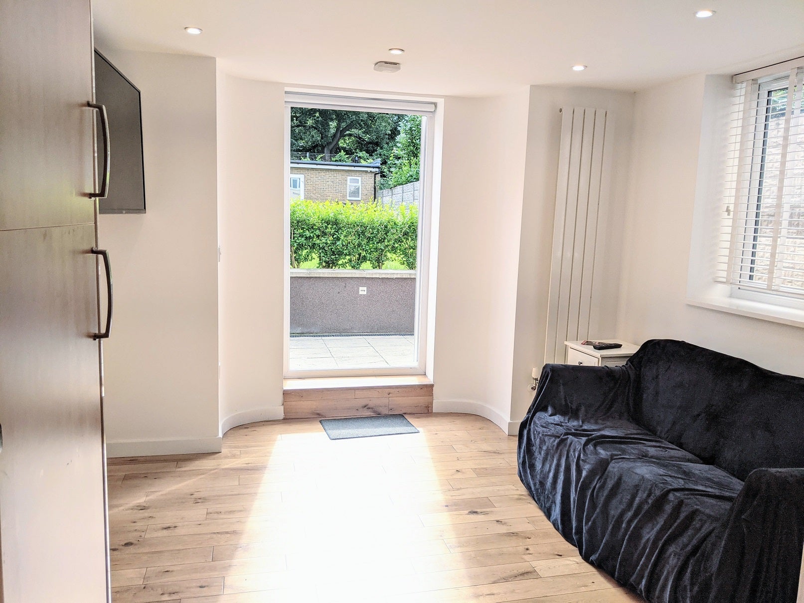 Flat Peckham Hill Street in Greater London