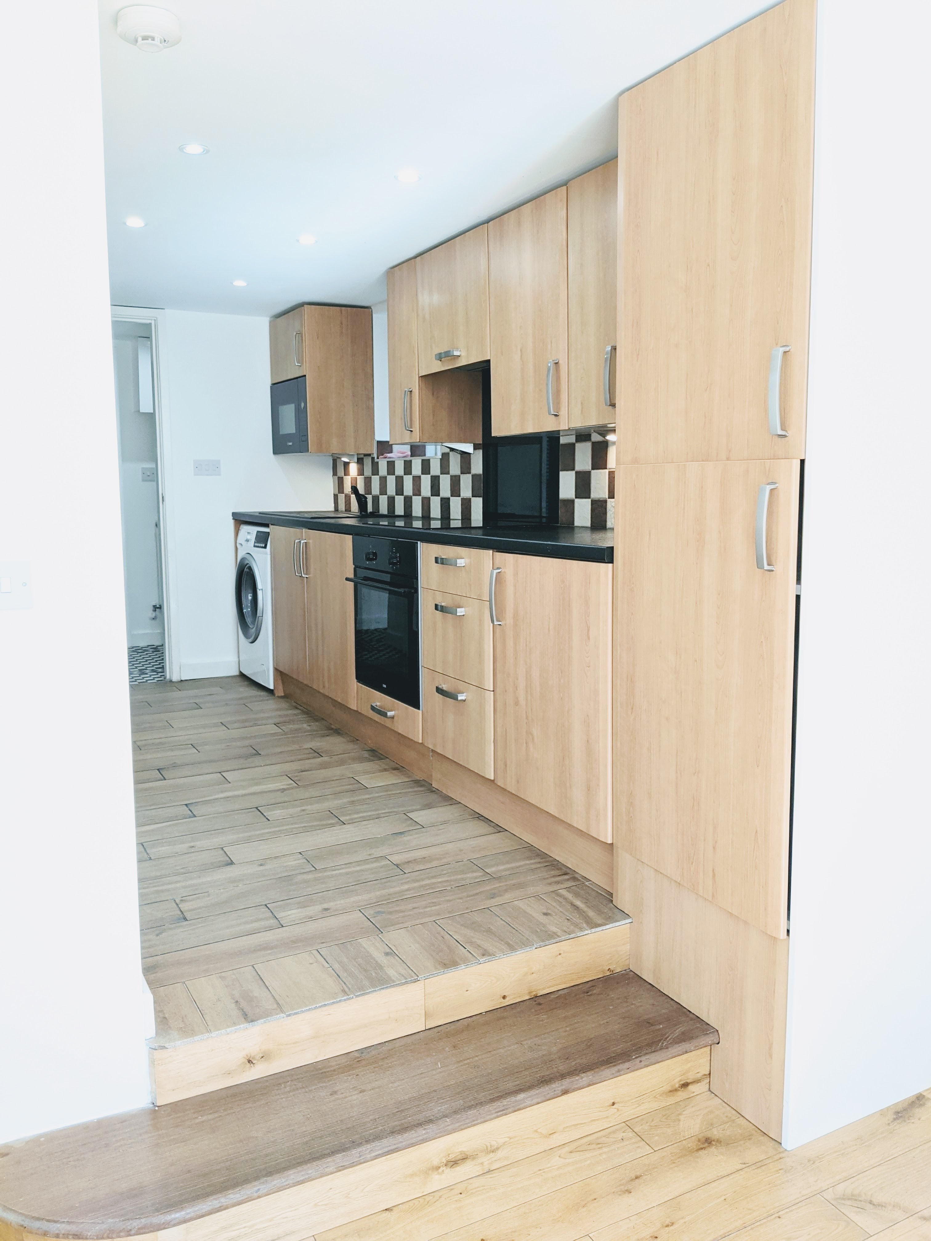 Flat Peckham Hill Street in Greater London