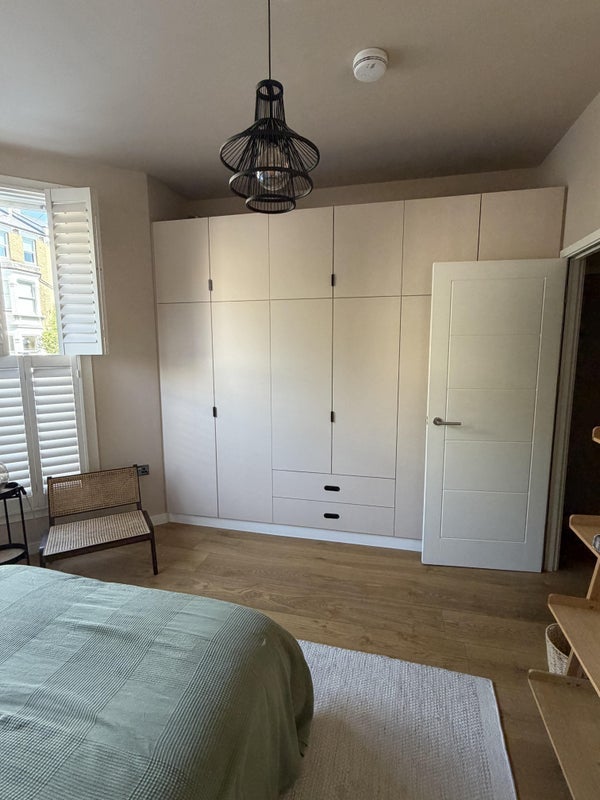 Room St. Stephen's Avenue in Greater London