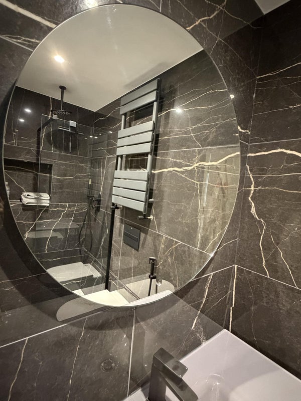 Room St. Stephen's Avenue in Greater London