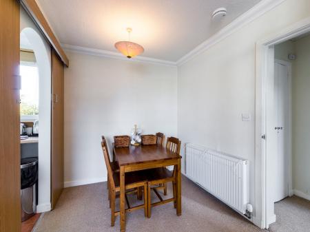 Flat South Gyle Road in City of Edinburgh