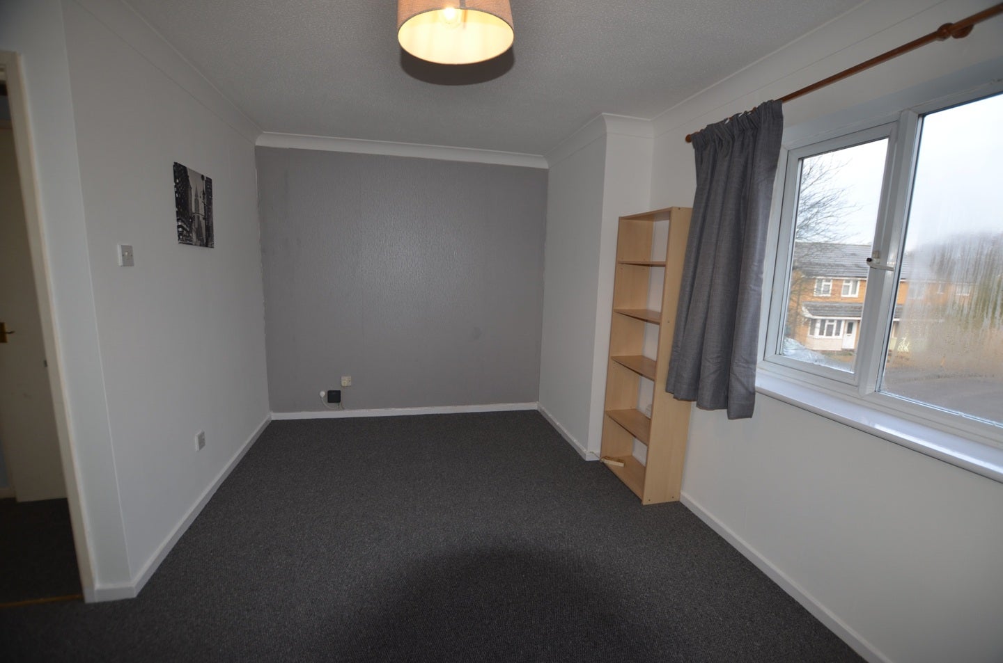 Flat Flamborough Close in Peterborough