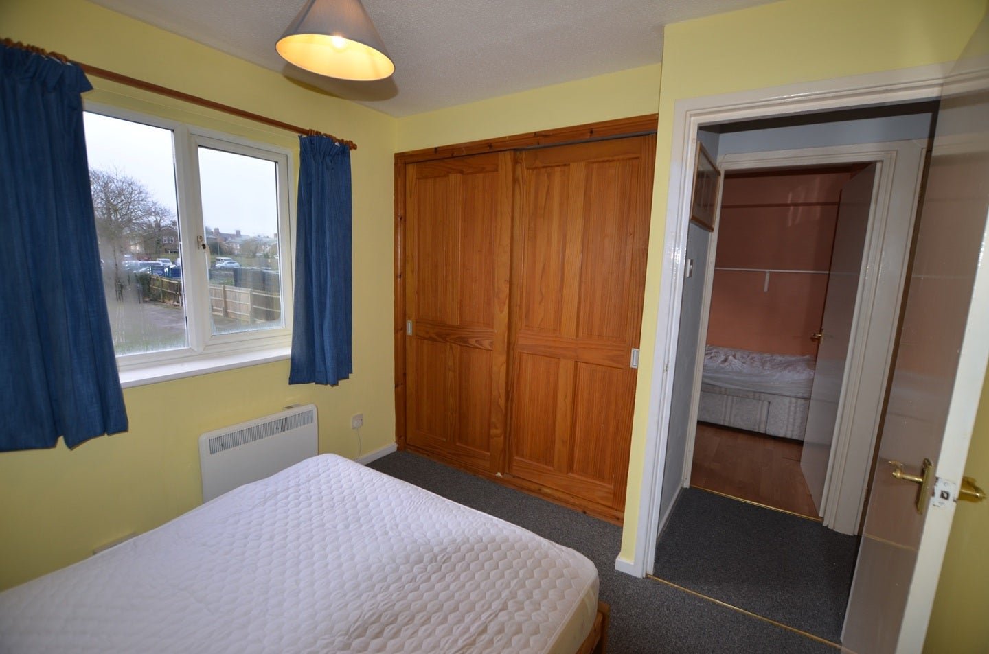 Flat Flamborough Close in Peterborough