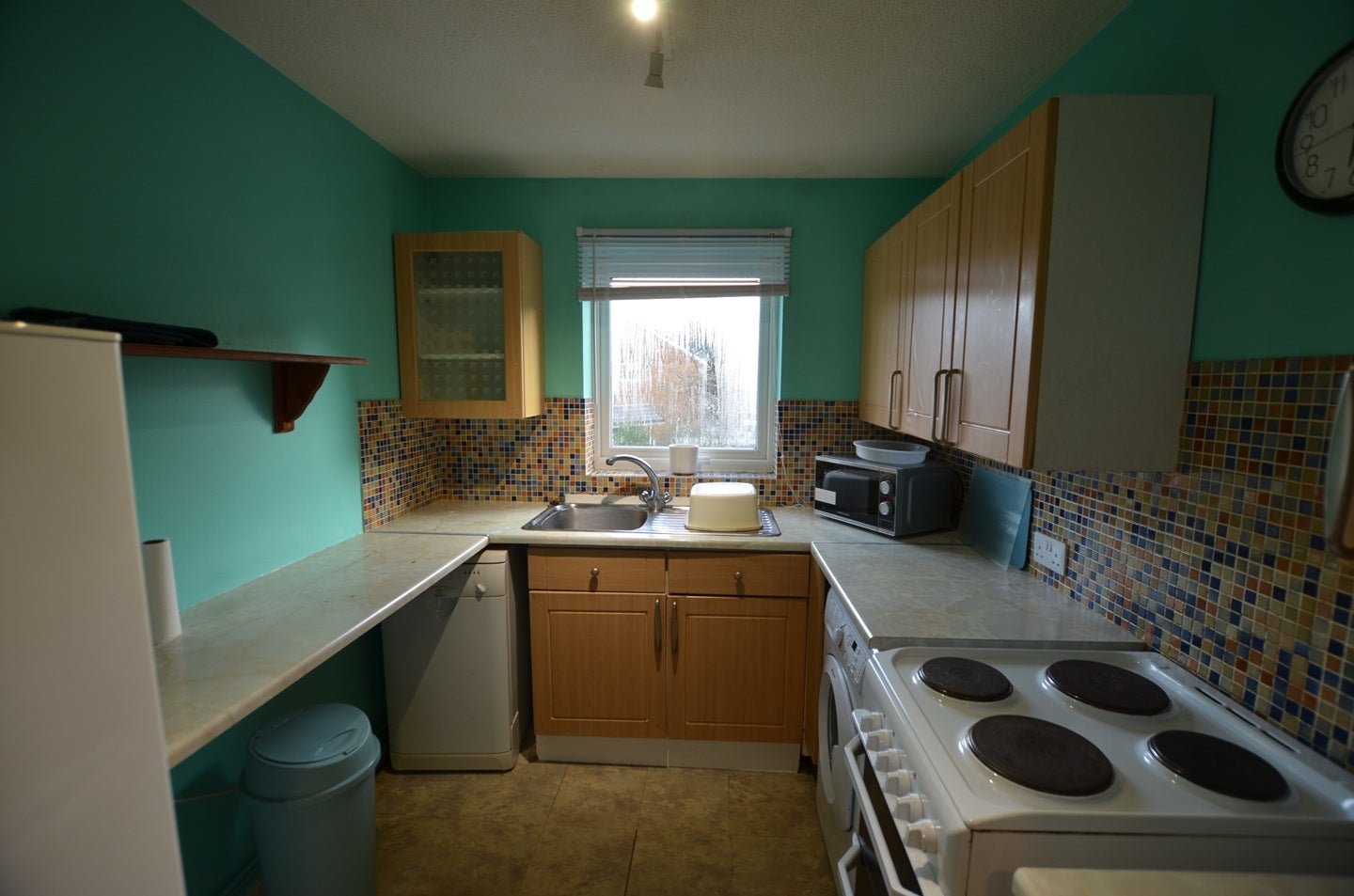 Flat Flamborough Close in Peterborough