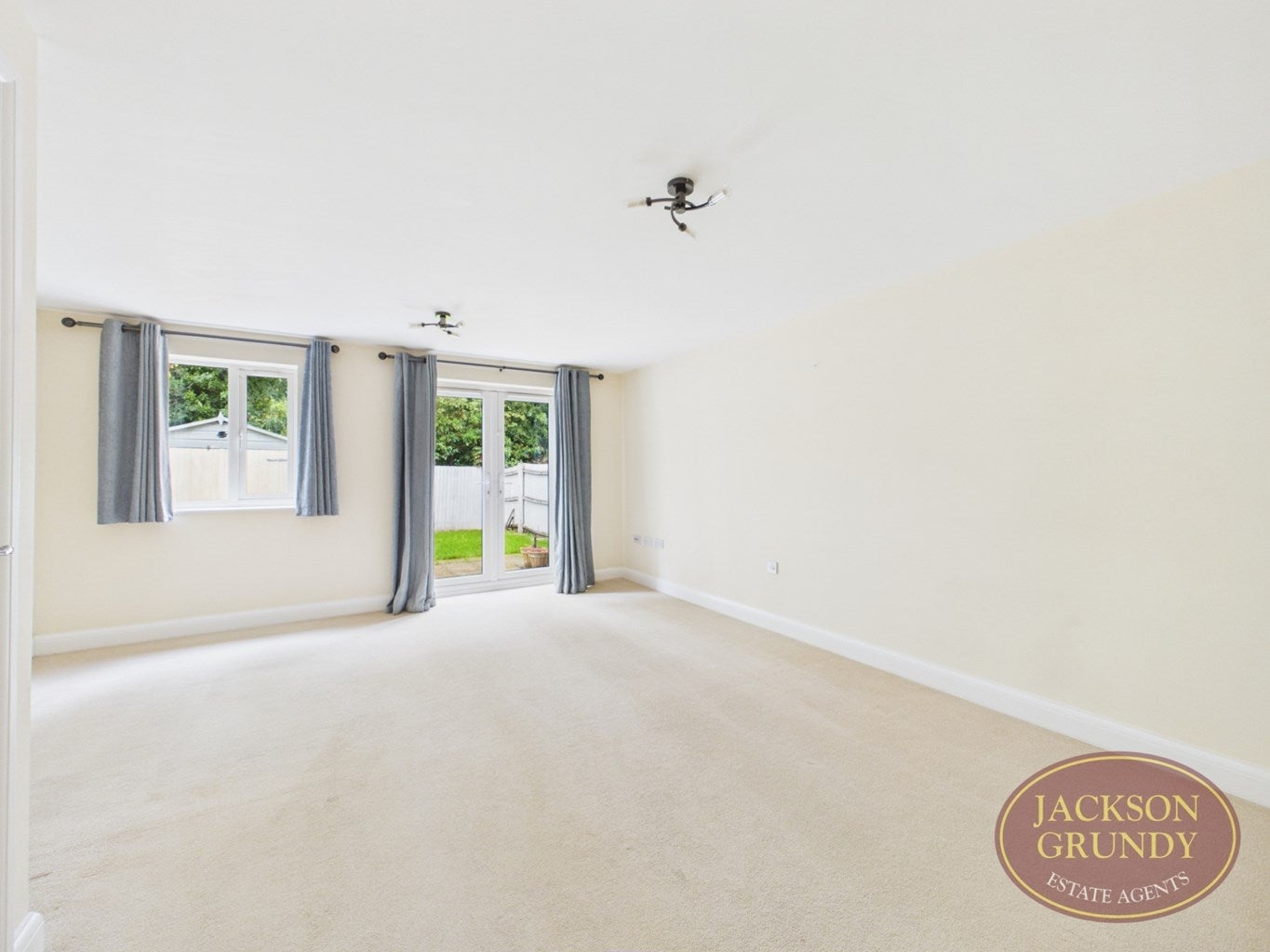House Weedon & Leamington in Daventry