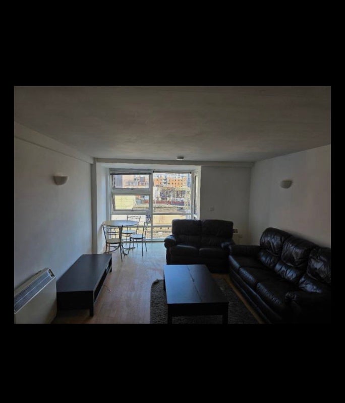 Flat Whitworth Street West in Manchester