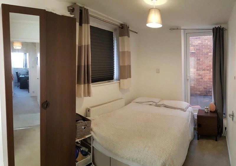 Flat Pitfield Street in Greater London